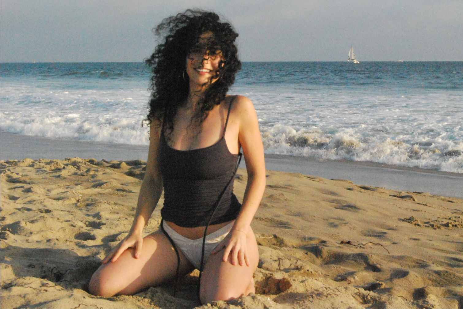 MARINE STRINGS TANK TOP